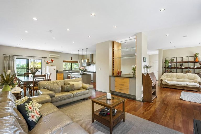 Photo of property in 23 Ballymore Drive, Pinehill, Auckland, 0632