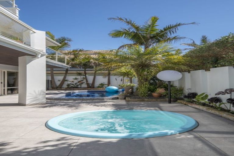 Photo of property in 5a Craig Road, Milford, Auckland, 0620