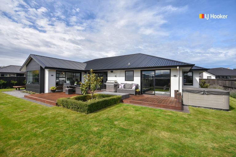 Photo of property in 10 Kinloch Place, Mosgiel, 9024