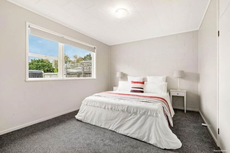 Photo of property in 1/8 Ranui Avenue, Ranui, Auckland, 0612