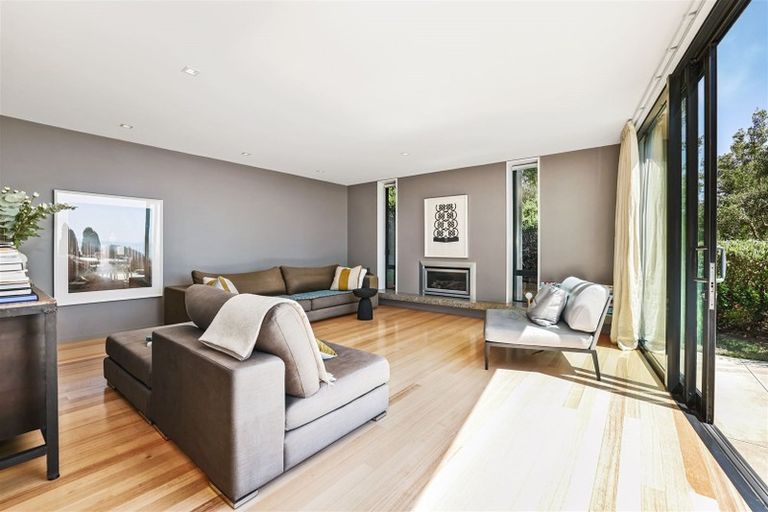 Photo of property in 130 Richmond Hill Road, Richmond Hill, Christchurch, 8081