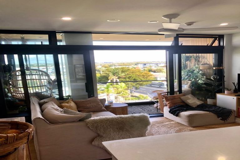 Photo of property in Frank Sargeson Apts, 308/80 Anzac Street, Takapuna, Auckland, 0622