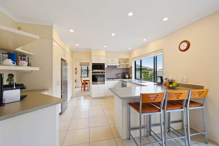 Photo of property in 8 Amesbury Rise, Henderson, Auckland, 0612
