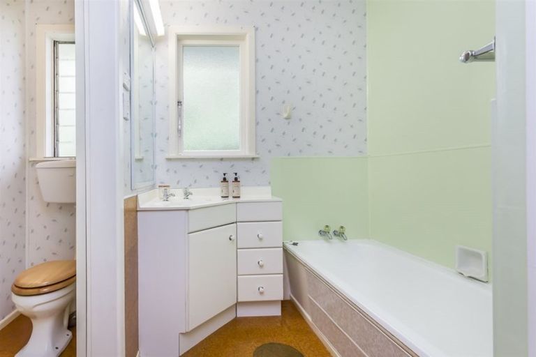 Photo of property in 55 Spencer Street, Crofton Downs, Wellington, 6035