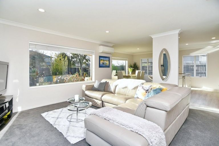 Photo of property in 5 Amoka Crescent, Parklands, Christchurch, 8083