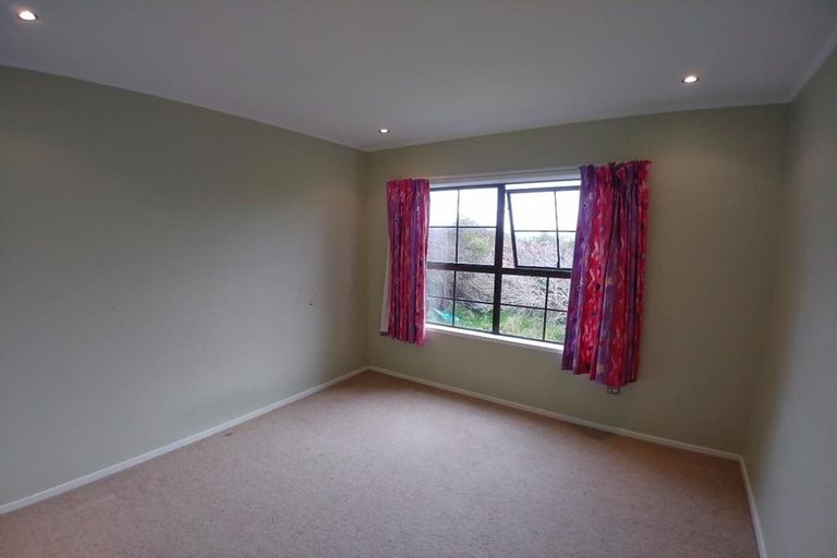 Photo of property in 34 Pemberton Avenue, Bayview, Auckland, 0629