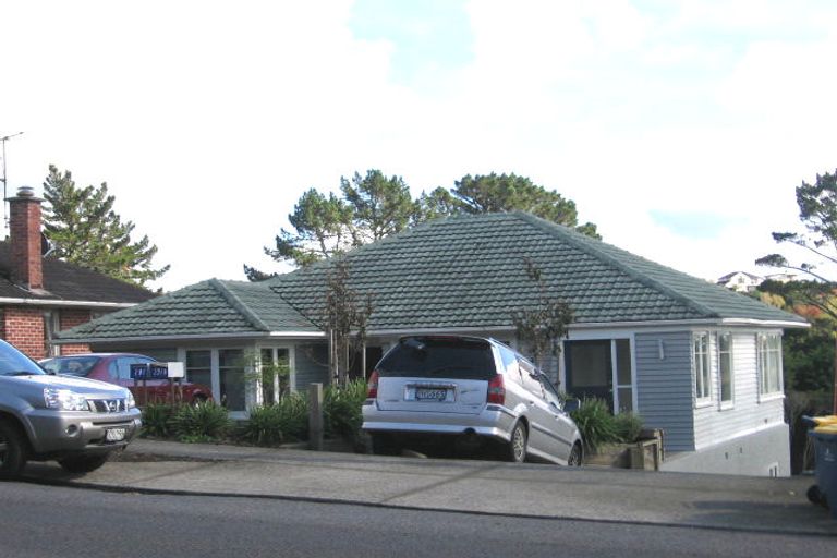 Photo of property in 201 Titirangi Road, Titirangi, Auckland, 0604