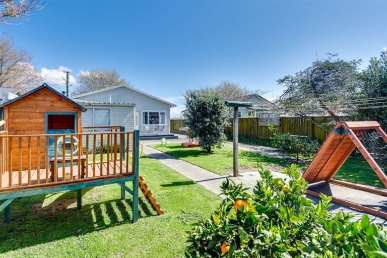 Photo of property in 17 Chambers Street, Te Awa, Napier, 4110