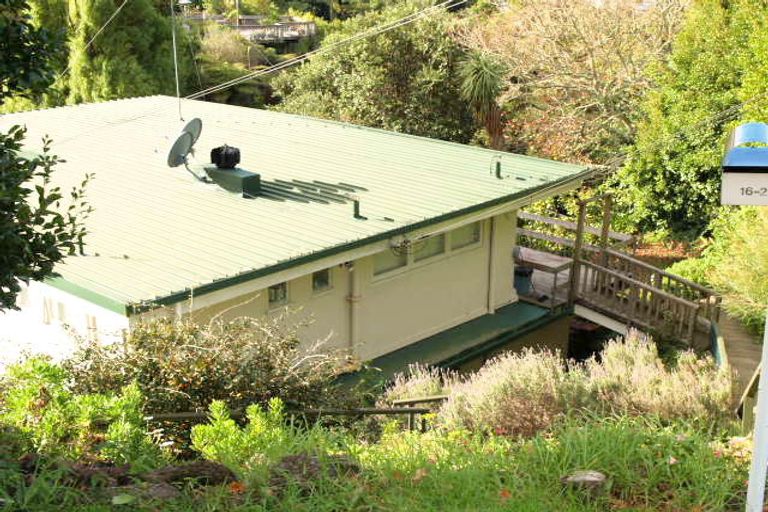 Photo of property in 16 Montgomery Crescent, Cockle Bay, Auckland, 2014