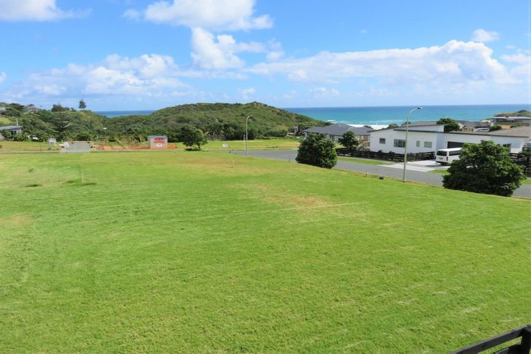 Photo of property in 2 Snapper Street, Baylys Beach, Dargaville, 0377