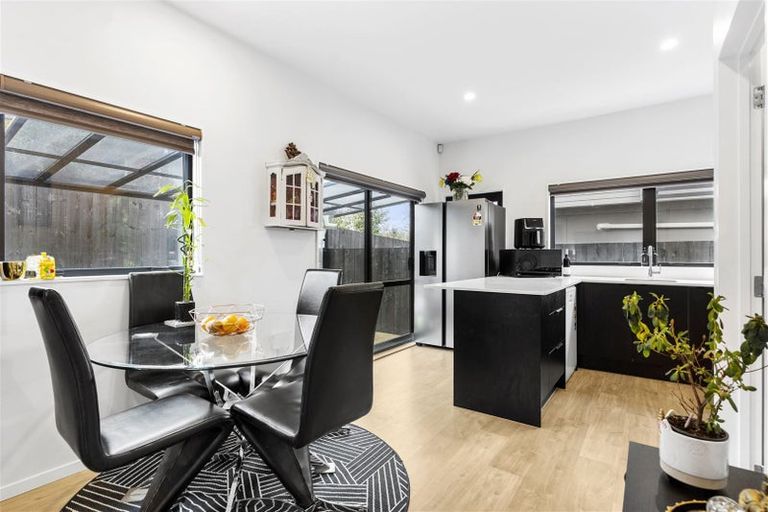 Photo of property in 8b Edgar Pearce Place, Howick, Auckland, 2014