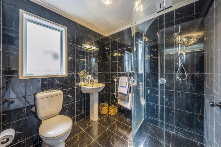 Photo of property in 16 Karson Place, Flat Bush, Auckland, 2016