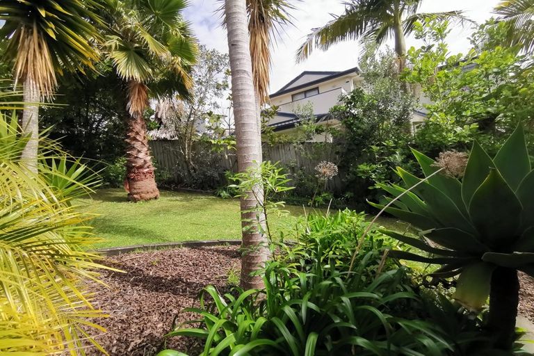 Photo of property in 58 Hogarth Rise, West Harbour, Auckland, 0618