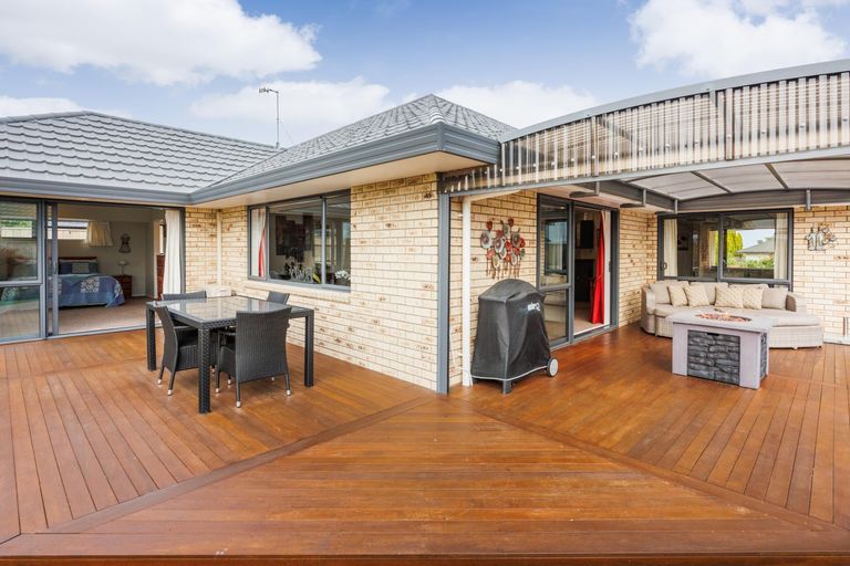 Photo of property in 147 Pacific Drive, Fitzherbert, Palmerston North, 4410