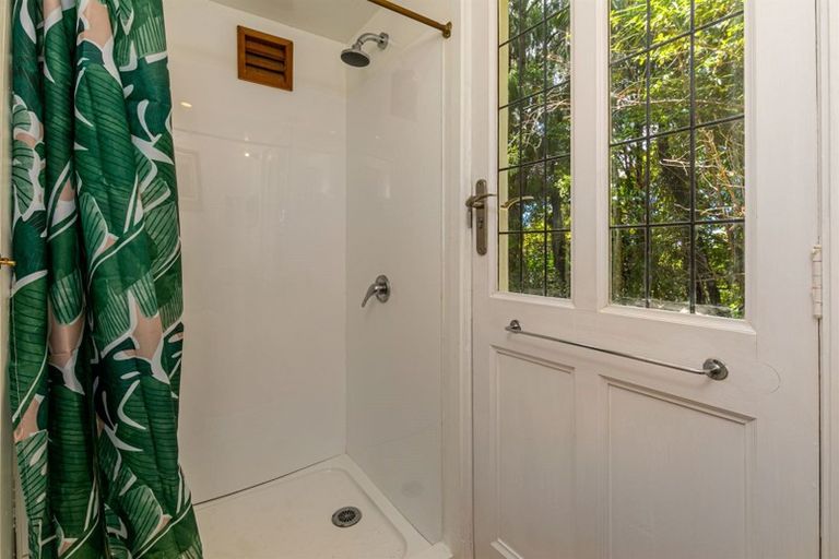 Photo of property in 160 Opanuku Road, Henderson Valley, Auckland, 0612