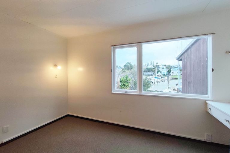 Photo of property in 2/22 Craig Road, Milford, Auckland, 0620
