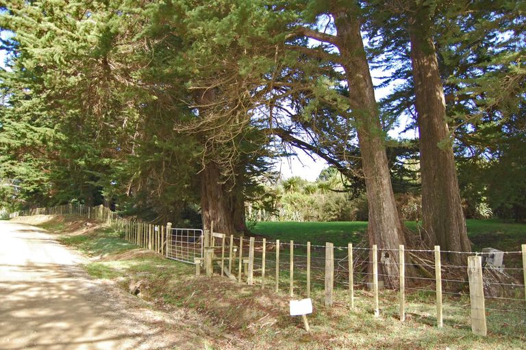 Photo of property in 210a Pukenui Road, Kaiwaka, 0573