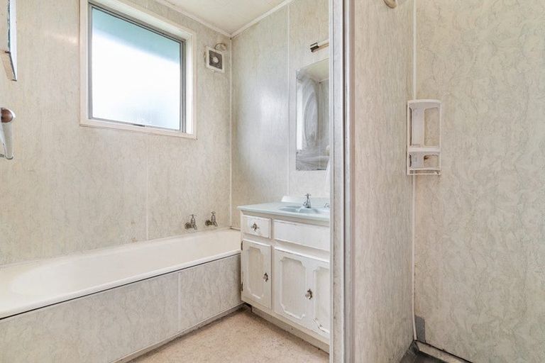 Photo of property in 16 Feasegate Street, Manurewa, Auckland, 2102