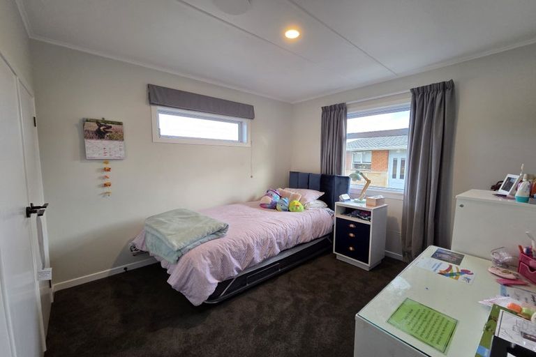 Photo of property in 11 Truby King Street, Merrilands, New Plymouth, 4312