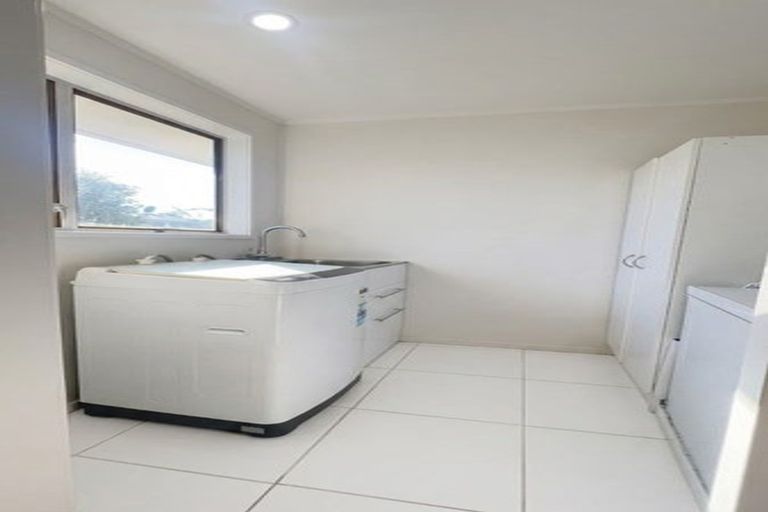 Photo of property in 2 Gambare Place, Wattle Downs, Auckland, 2103
