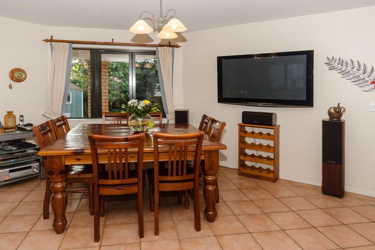 Photo of property in 63 The Glade South, Pukekohe, 2120