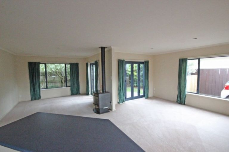 Photo of property in 10a Stewart Crescent, Hokowhitu, Palmerston North, 4410