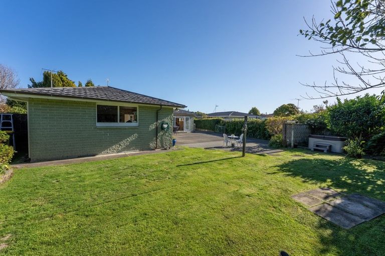 Photo of property in 5 Leybourne Avenue, Waikanae, 5036