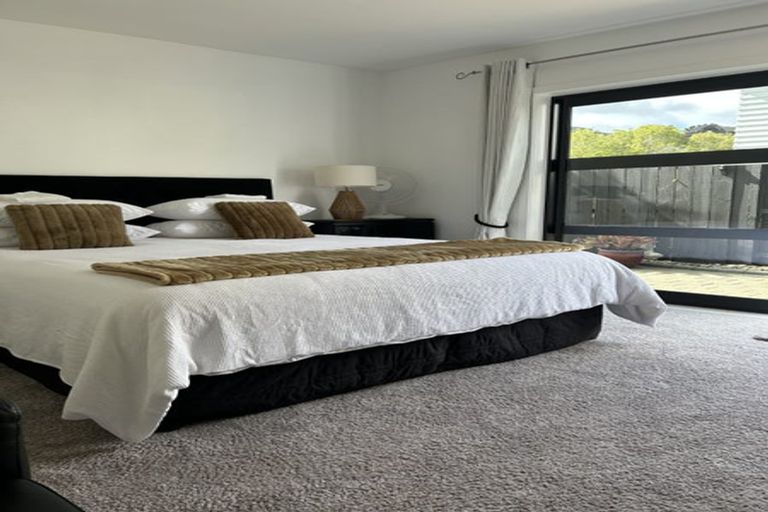 Photo of property in 35 Langana Avenue, Browns Bay, Auckland, 0630