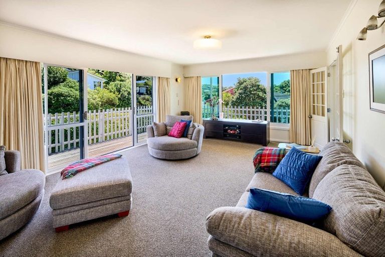 Photo of property in 104 Oriel Avenue, Tawa, Wellington, 5028