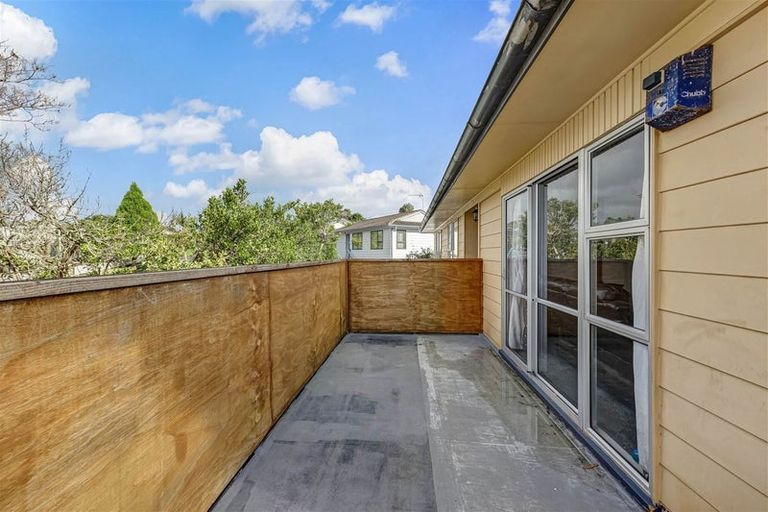 Photo of property in 64 West Harbour Drive, West Harbour, Auckland, 0618