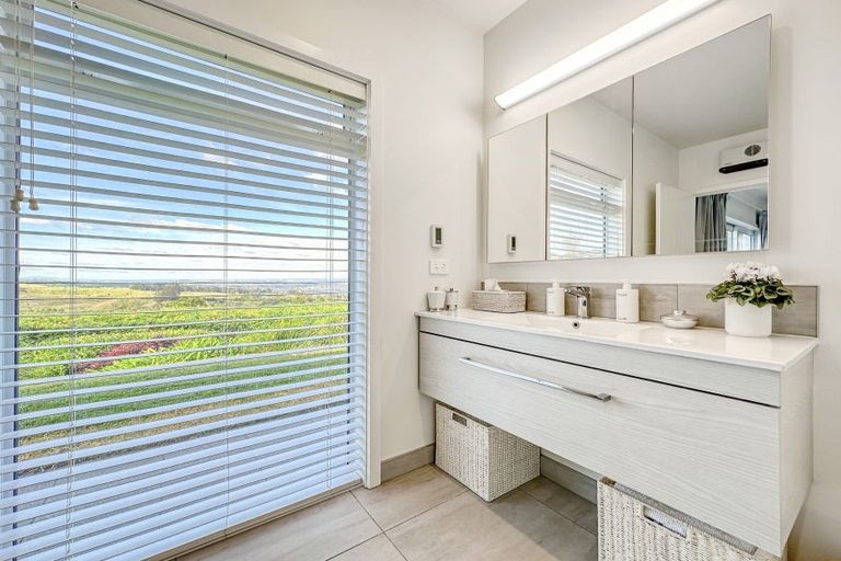 Photo of property in 97 Highland Drive, Acacia Bay, Taupo, 3385