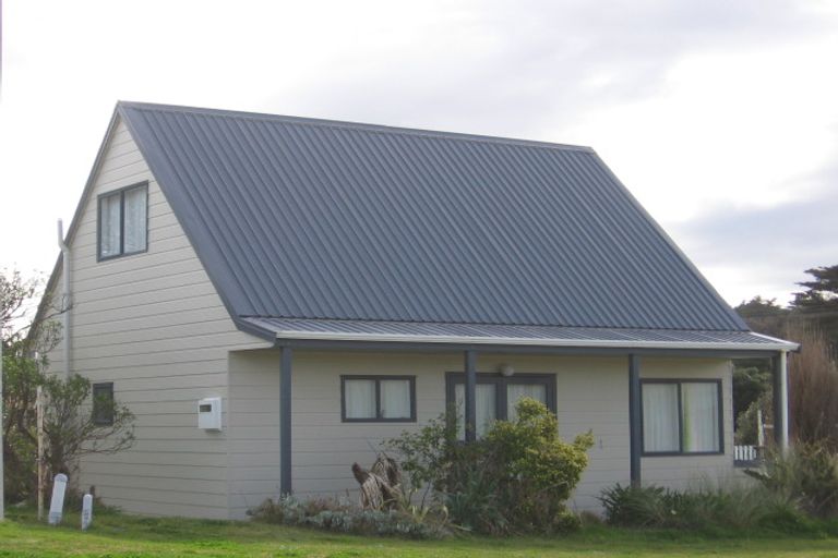 Photo of property in 5 Ocean Beach Street, Foxton Beach, Foxton, 4815