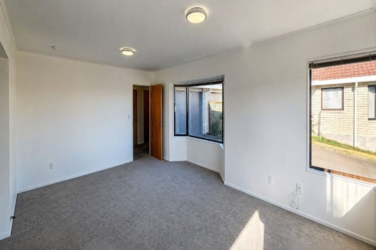 Photo of property in 4/476 Devon Street East, Strandon, New Plymouth, 4312