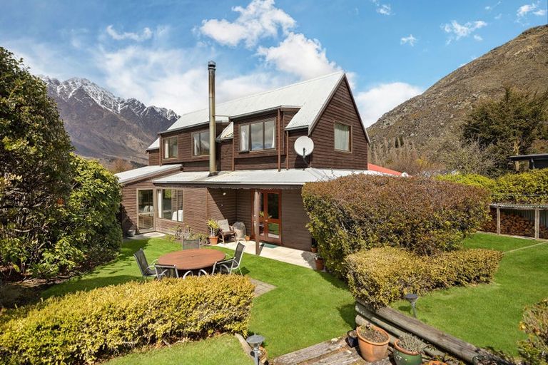 Photo of property in 39 Remarkables Crescent, Frankton, Queenstown, 9300