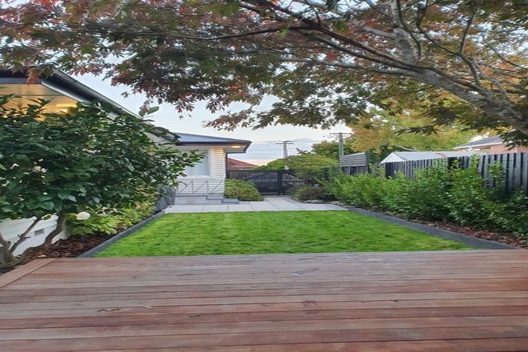 Photo of property in 1/15 Dunedin Street, Redwood, Christchurch, 8051