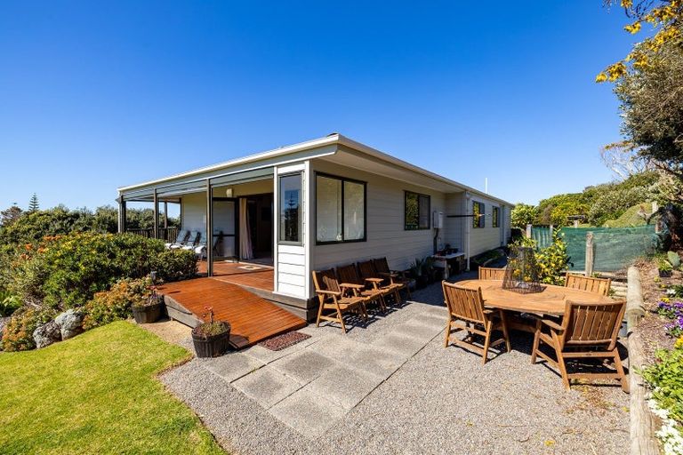 Photo of property in 24 Palm Parade, Riversdale Beach, Masterton, 5872
