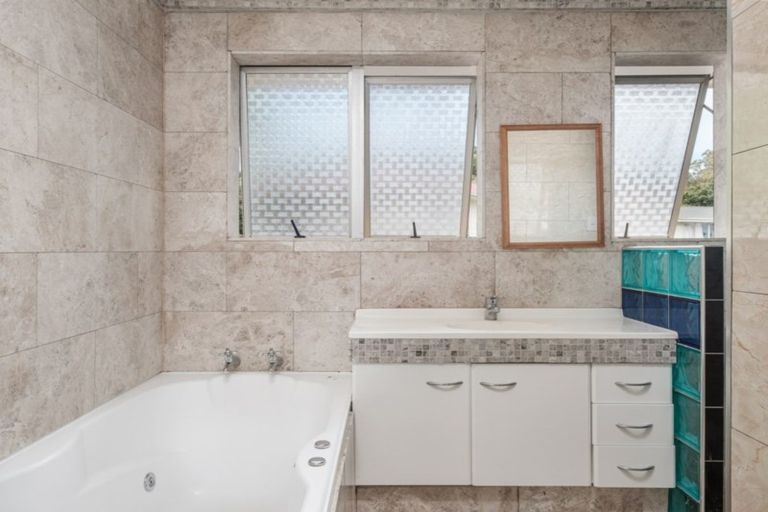 Photo of property in 16 Gillies Street, Outer Kaiti, Gisborne, 4010