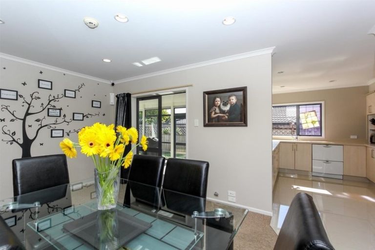 Photo of property in 13 Sandel Rise, Merrilands, New Plymouth, 4312