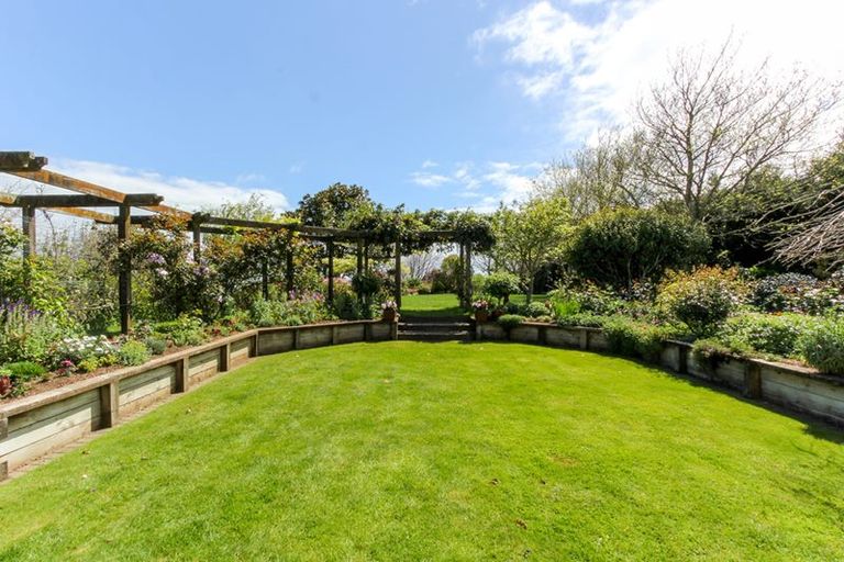 Photo of property in 333 Upland Road, Tarurutangi, New Plymouth, 4372