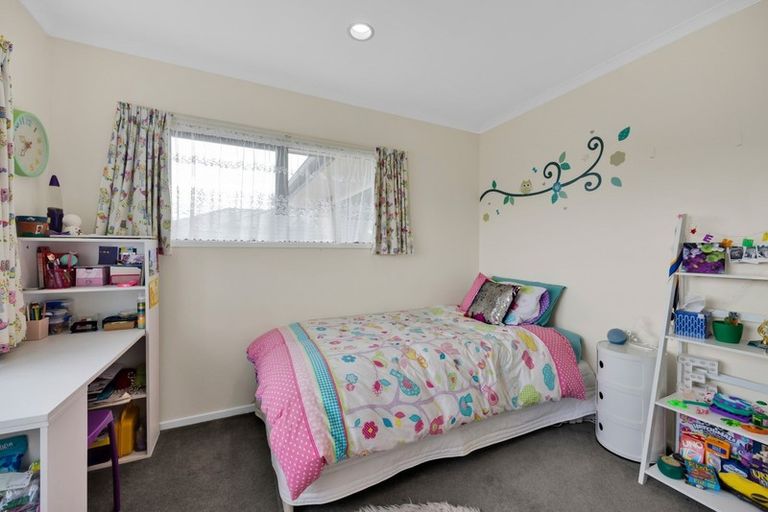 Photo of property in 2a Faber Place, Inglewood, 4330