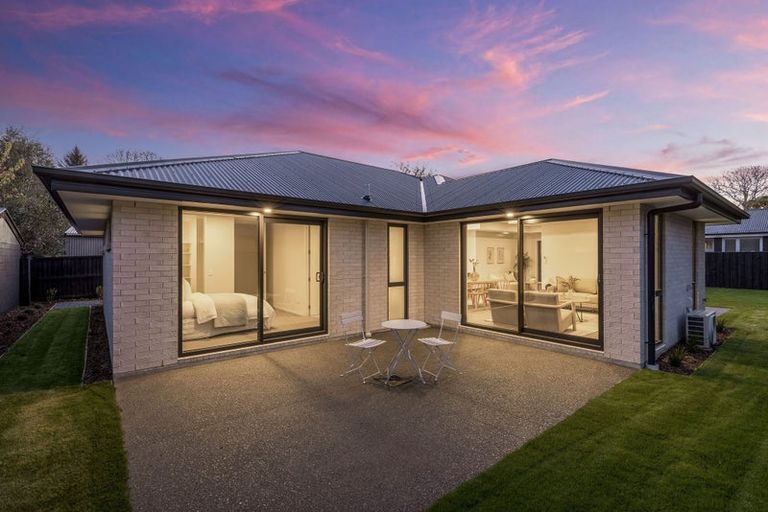Photo of property in 55b Aorangi Road, Bryndwr, Christchurch, 8053