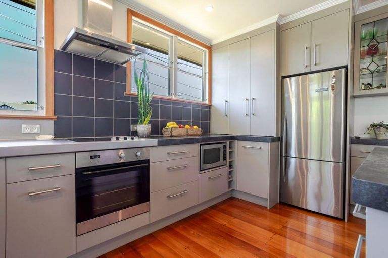 Photo of property in 5 Chamberlain Street, Dannevirke, 4930