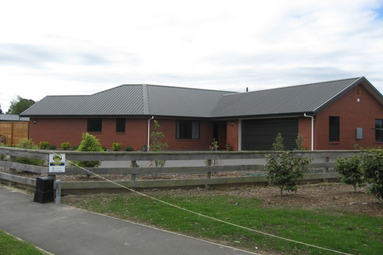 Photo of property in 61 Douglas Road, Amberley, 7410