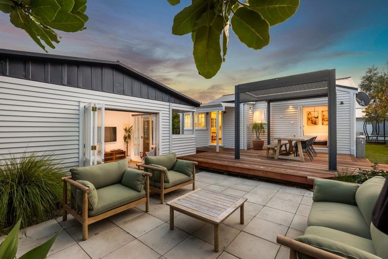 Photo of property in 5 Alice Street, Riverhead, 0820