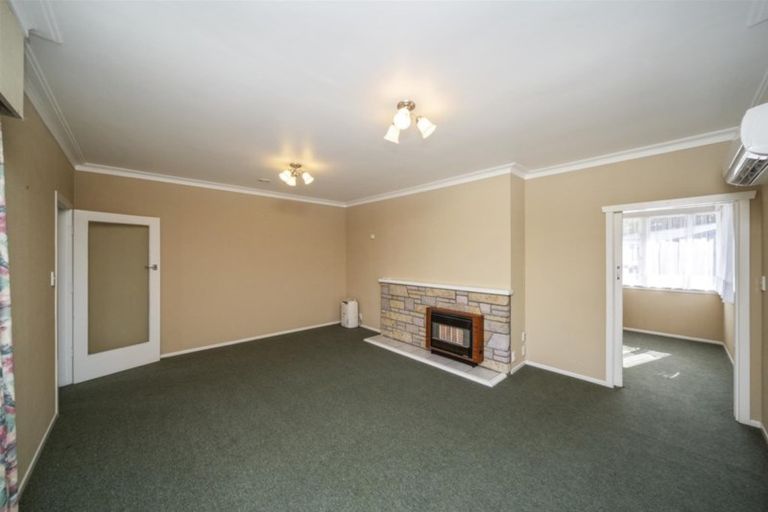 Photo of property in 13 Dixon Avenue, Hawera, 4610