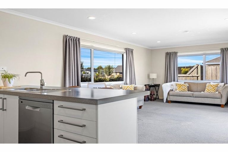 Photo of property in 17 Pakohe Street, Pegasus, 7612