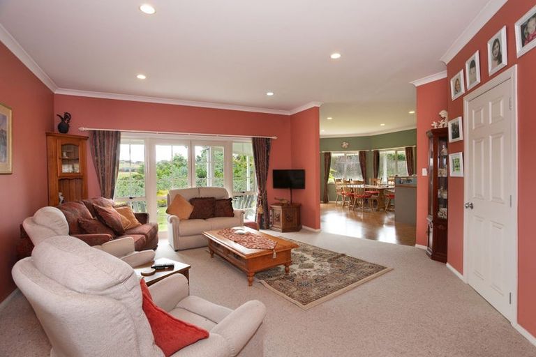 Photo of property in 67 Sandon Road, Feilding, 4702