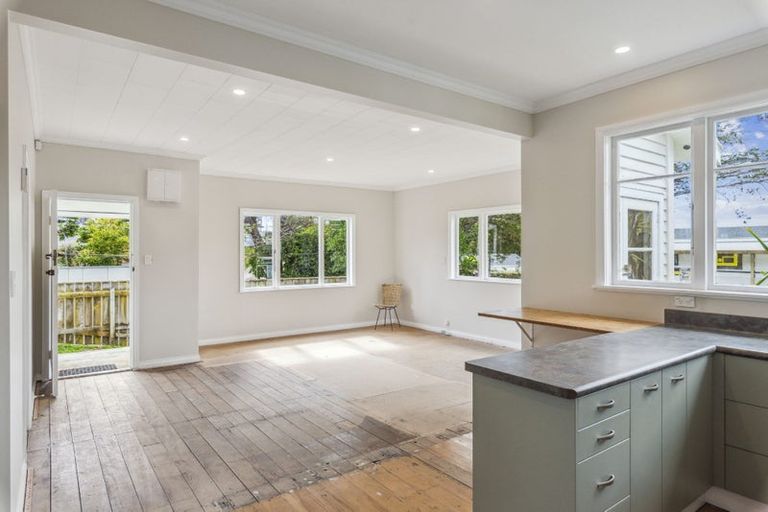 Photo of property in 98 Rosetta Road, Raumati South, Paraparaumu, 5032