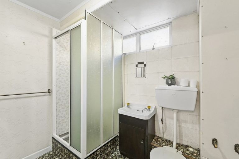 Photo of property in 24 Aberdeen Road, Campbells Bay, Auckland, 0620