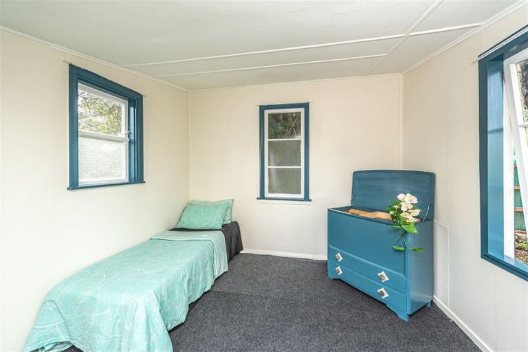 Photo of property in 2a Weraroa Road, Waverley, 4510